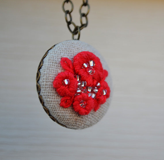 Hollie Rogue Pendant 2
