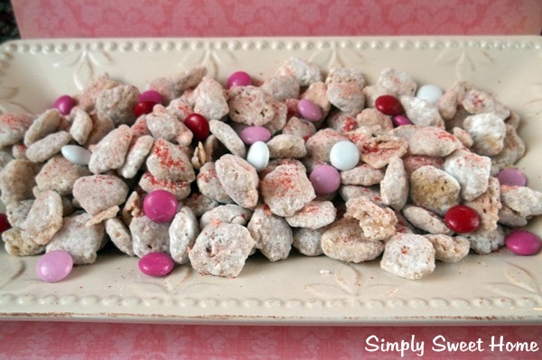 Strawberry Cheesecake Puppy Chow