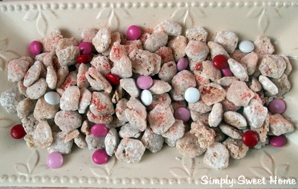 Strawberry Cheesecake Puppy Chow