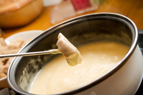 Ale-infused Cheese Fondue