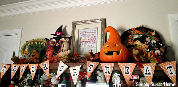 Halloween Shelf