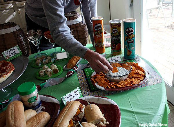 Big Game Party Table
