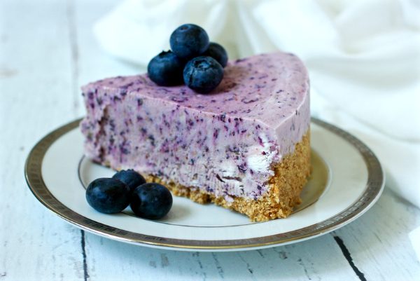 No Bake Frozen Blueberry Pie